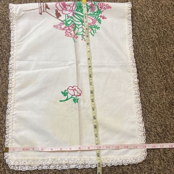 Vintage Floral Painting Table Runner Size 40”x40” - Picture 14 of 16